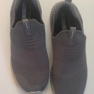 Pre owned men's gray Skecher slip on shoe sz 8.5